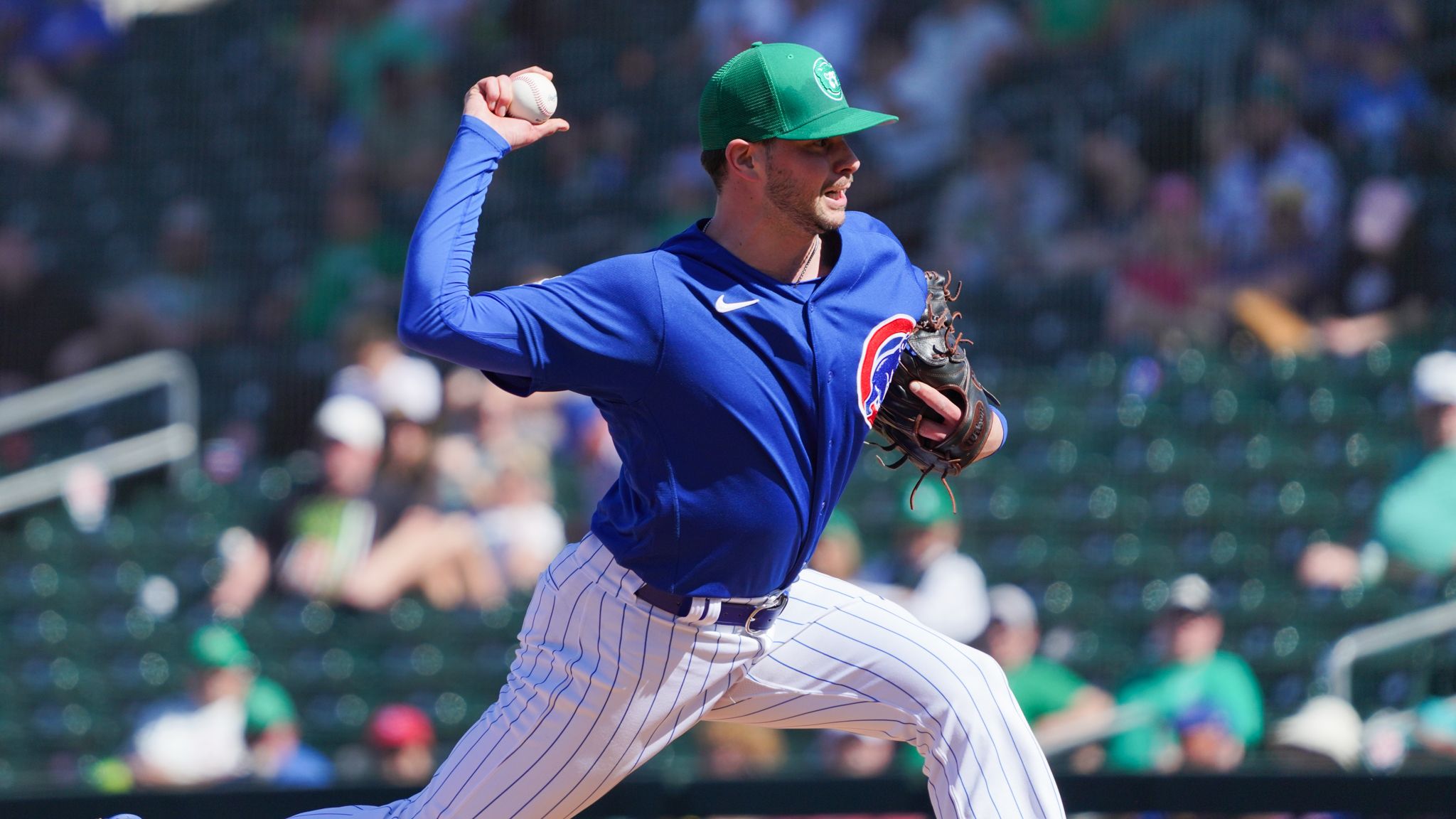 Cubs trade relief pitcher Scott Effross to the New York Yankees